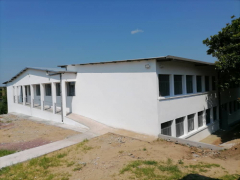 Aktueller Stand des Schulbauprojekts von Madlen neben dem Kimbondo-Kinderheim